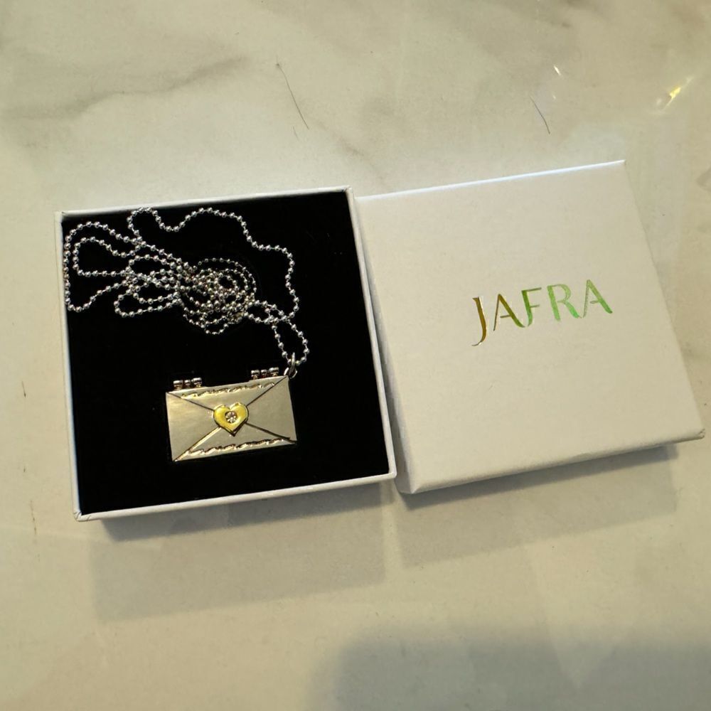 Jafra Mother’s Day necklace#8